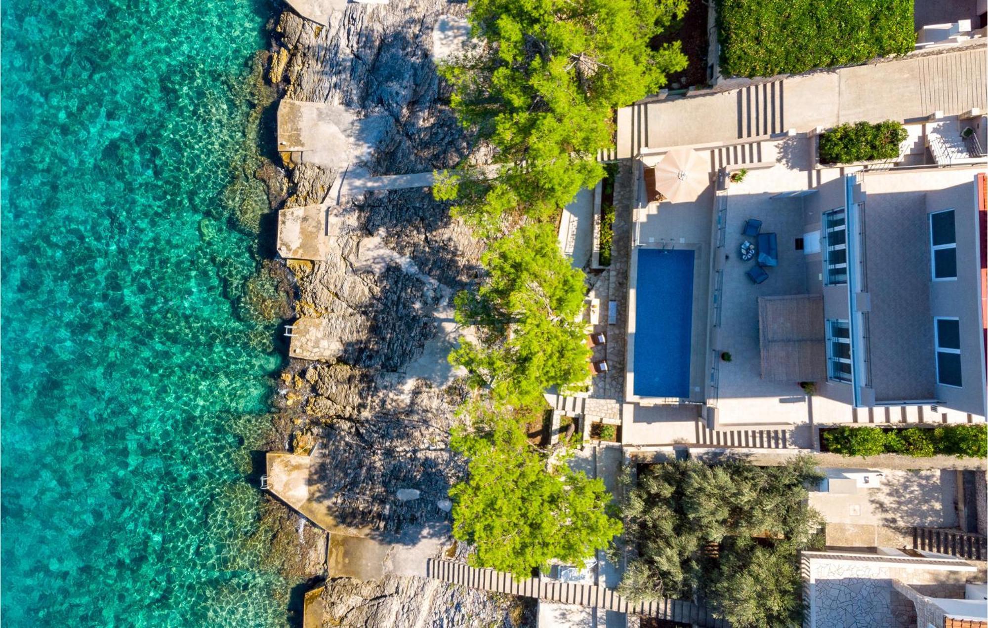 3 Bedroom Amazing Home In Prigradica Exterior photo