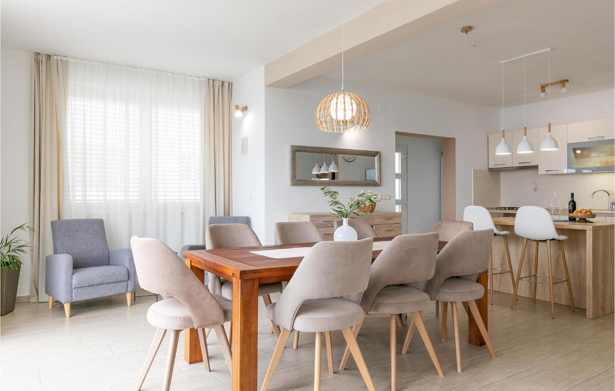 3 Bedroom Amazing Home In Prigradica Exterior photo