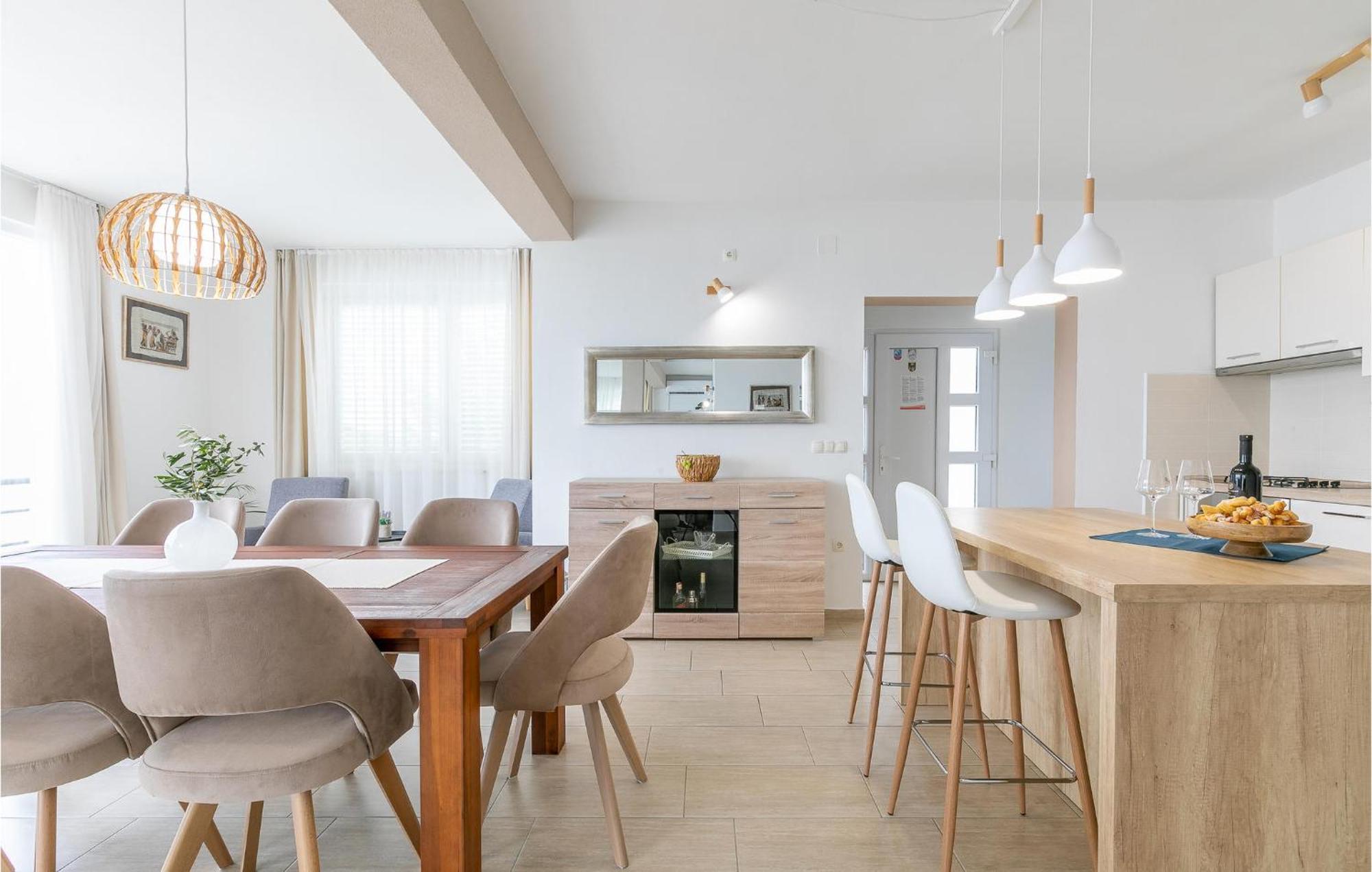 3 Bedroom Amazing Home In Prigradica Exterior photo